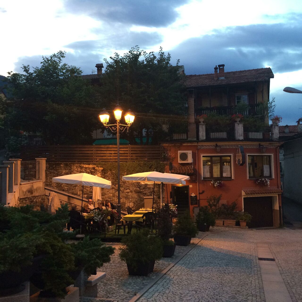 Ein Pinot Grigio am Abend sollte in jedem noch so kleinen Ort Italiens probiert werden