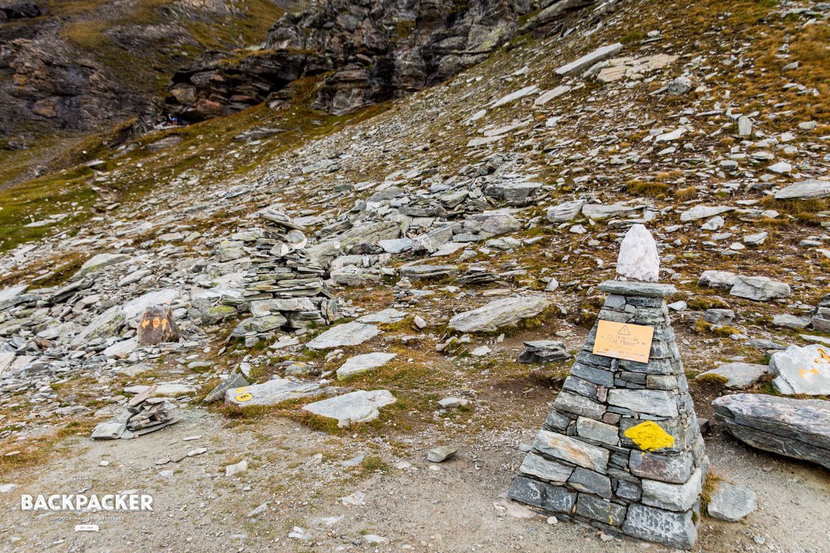 Ab hier geht es nur noch bergab: Der Pass des Colle Pinter in 2.778m Höhe.