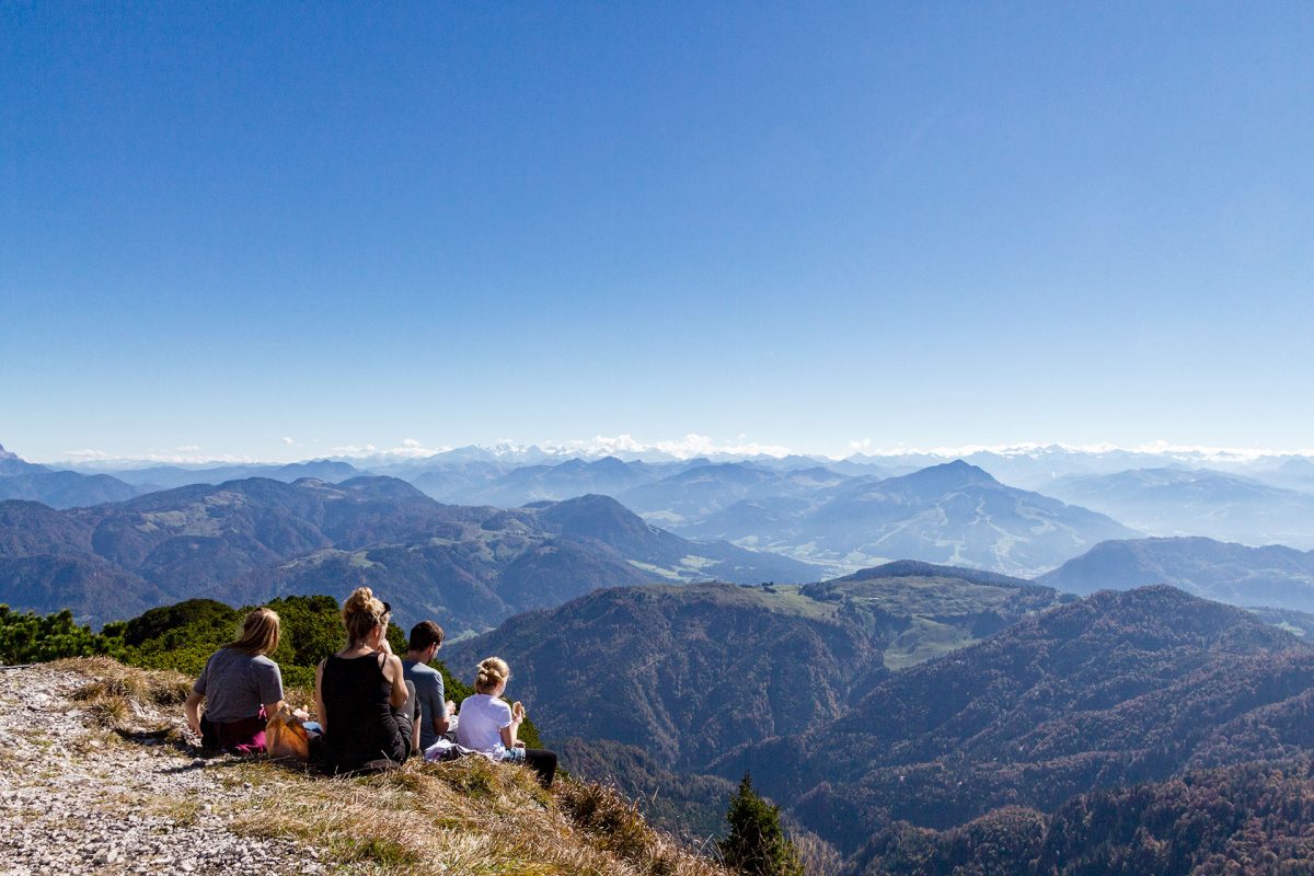 In südliche Richtung erstrecken sich die Tiroler Berge bis weit über den Hohen Tauern hinaus.