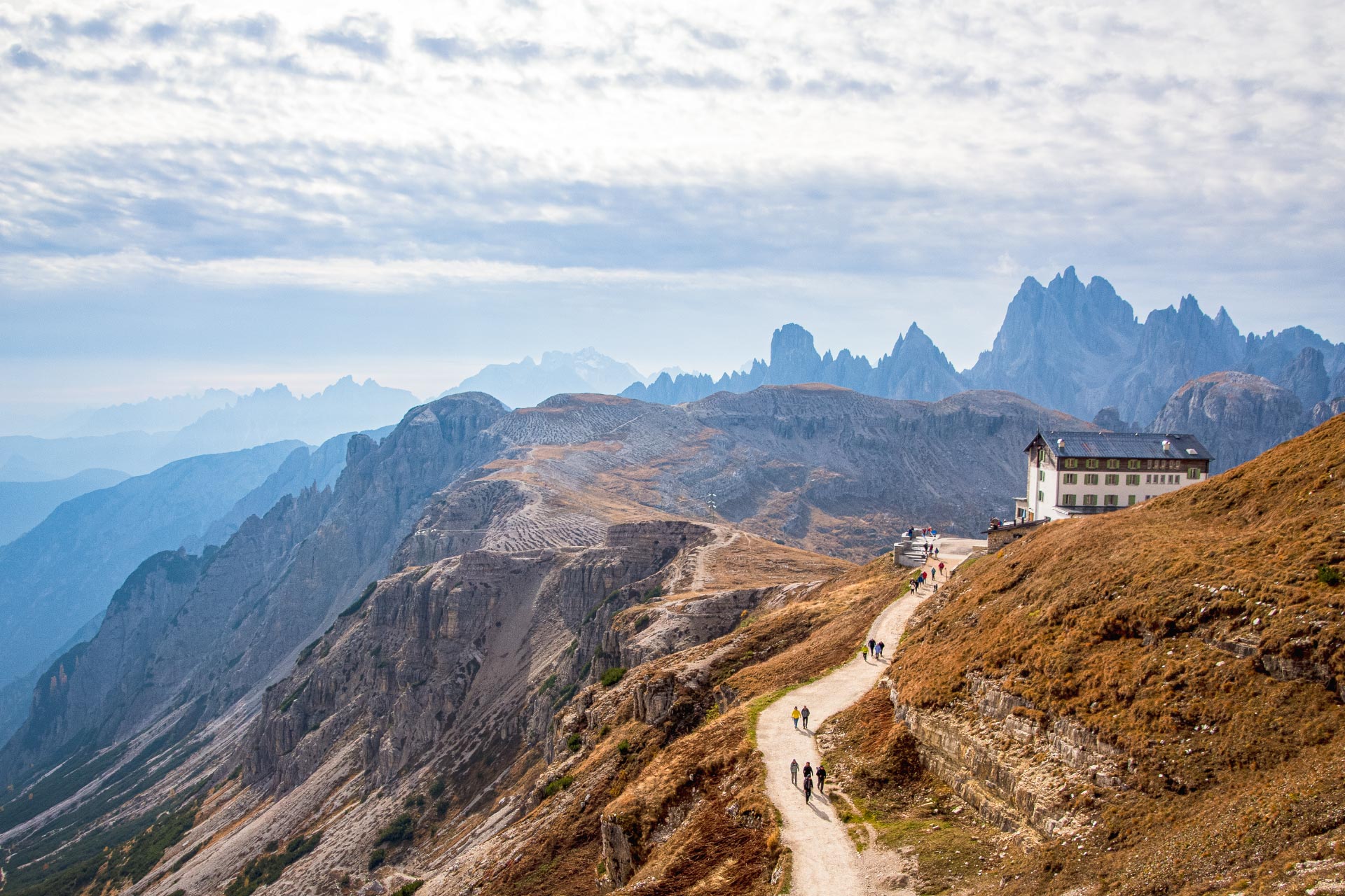 Startpunkt der Wanderung ist die Auronzo Hütte auf 2.330 Höhenmetern
