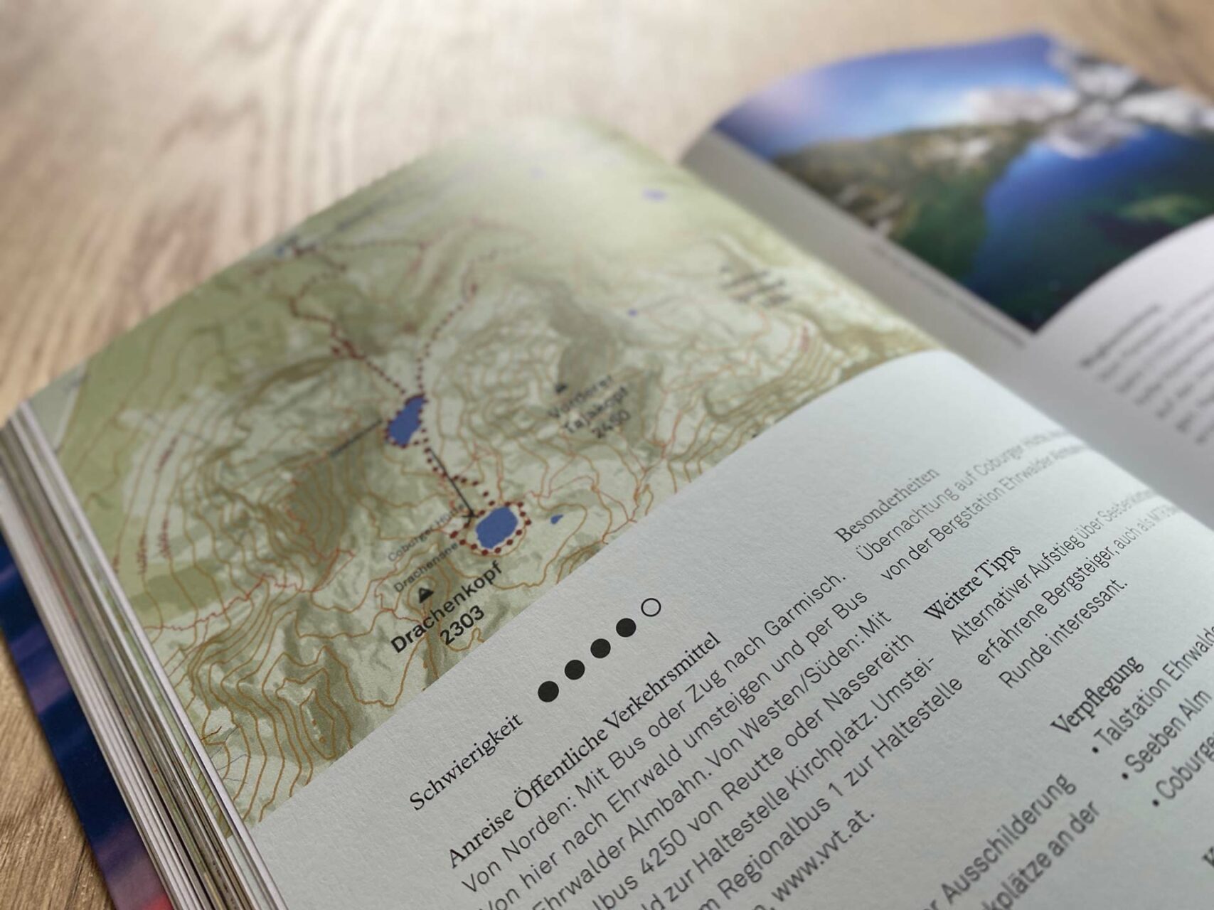 Detailreiche Infos & Karten für einen besseren Überblick – Mountain Moments von Marius Schwager, Detail © Eigenverlag, 2020