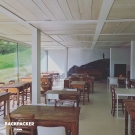 Sollte es einmal etwas kühler werden heizt der Kamin ordentlich ein.