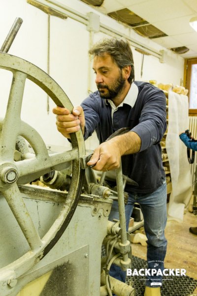 Die alten Maschinen werden liebevoll in Schuss gehalten. Obwohl über 100 Jahre alt verrichten sie noch immer ihr Werk.