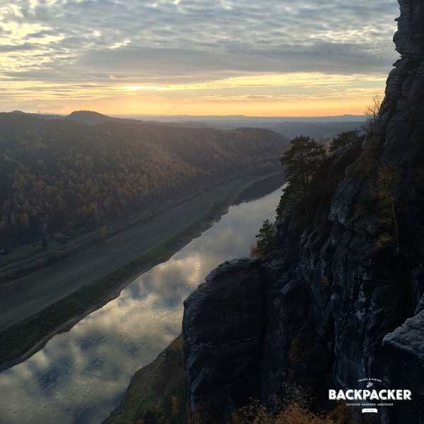 Restaurant und Imbiss laden bis weit in den Abend zum Verweilen ein.