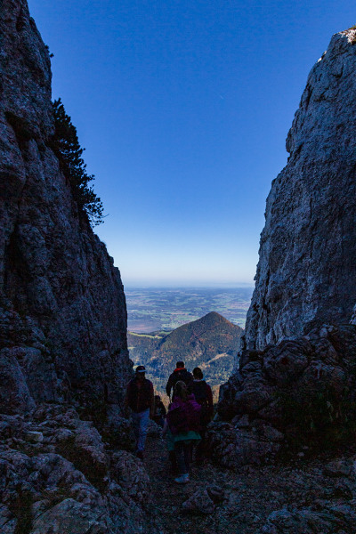 Durch diese hohle Gasse werden sie kommen...