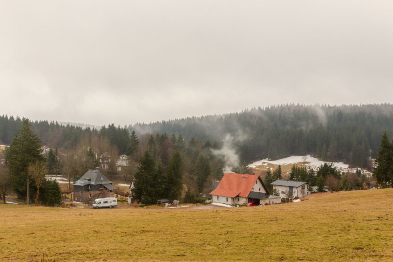 Vesser – idyllisch, abgeschieden, weltberühmt. Das gesamte Biosphärenreservat ist nach diesem verschlafenen Ort benannt, das mit über 5 Gasthäusern aber nur 180 Einwohnern aufwarten kann.