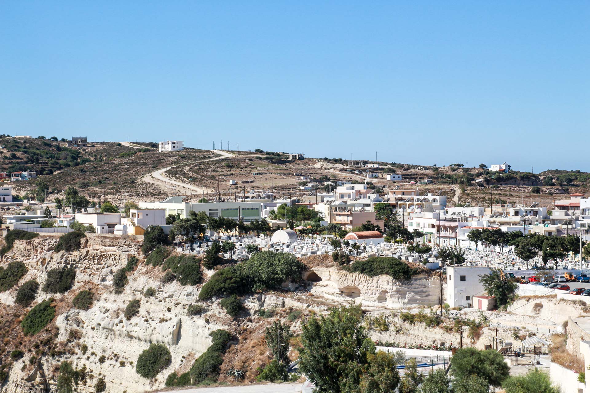 Auf dem Hochplateau von Kefalos liegt die namengebende Stadt.