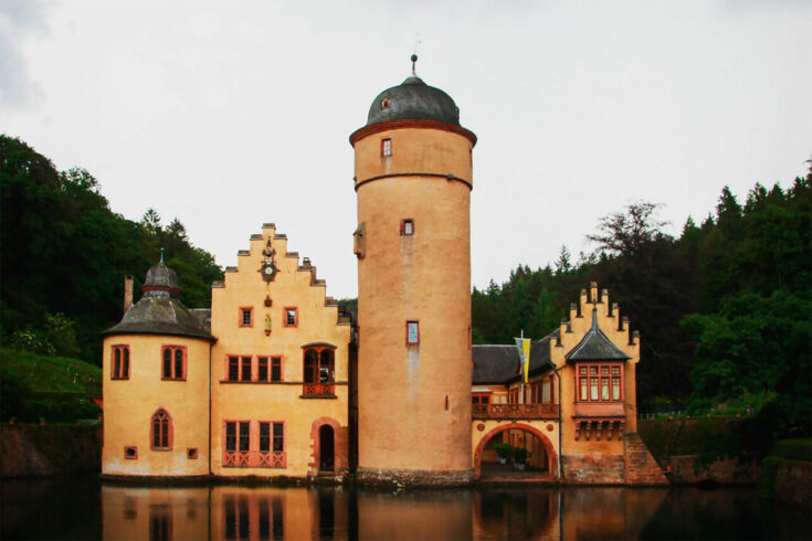 Märchenschloss in Privatbesitz: das Schloss Mespelbrunn.