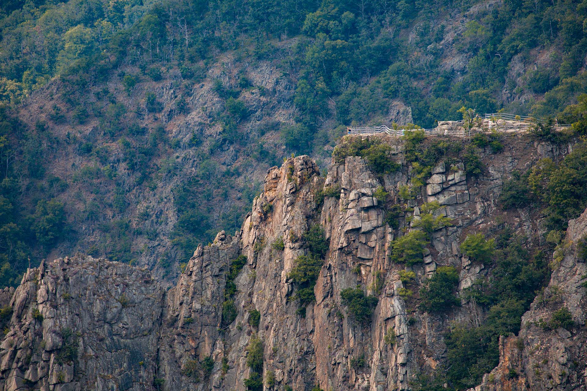 Die Roßtrappe auf der anderen Seite des Bodetals