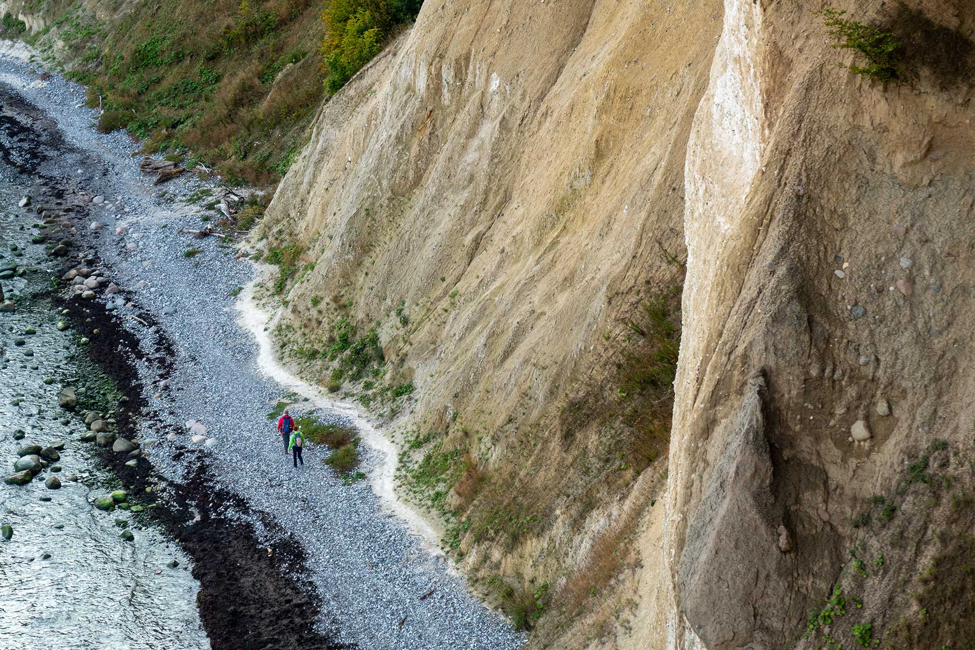 Auch unterhalb der Wissower Klinken kann man wandern
