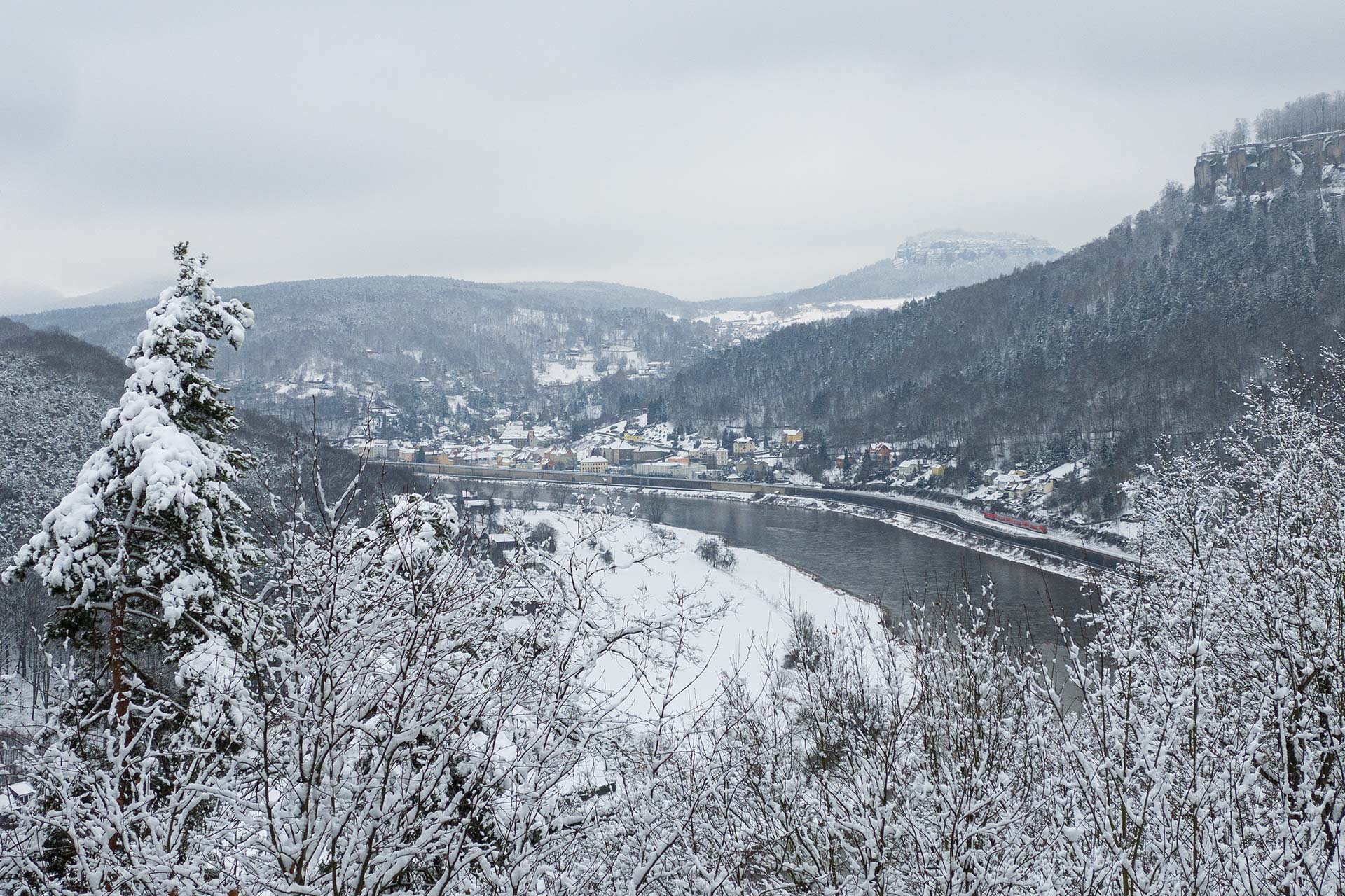 <span>Die Stadt Königstein</span> Idyllisch an der Elbschleife gelegen