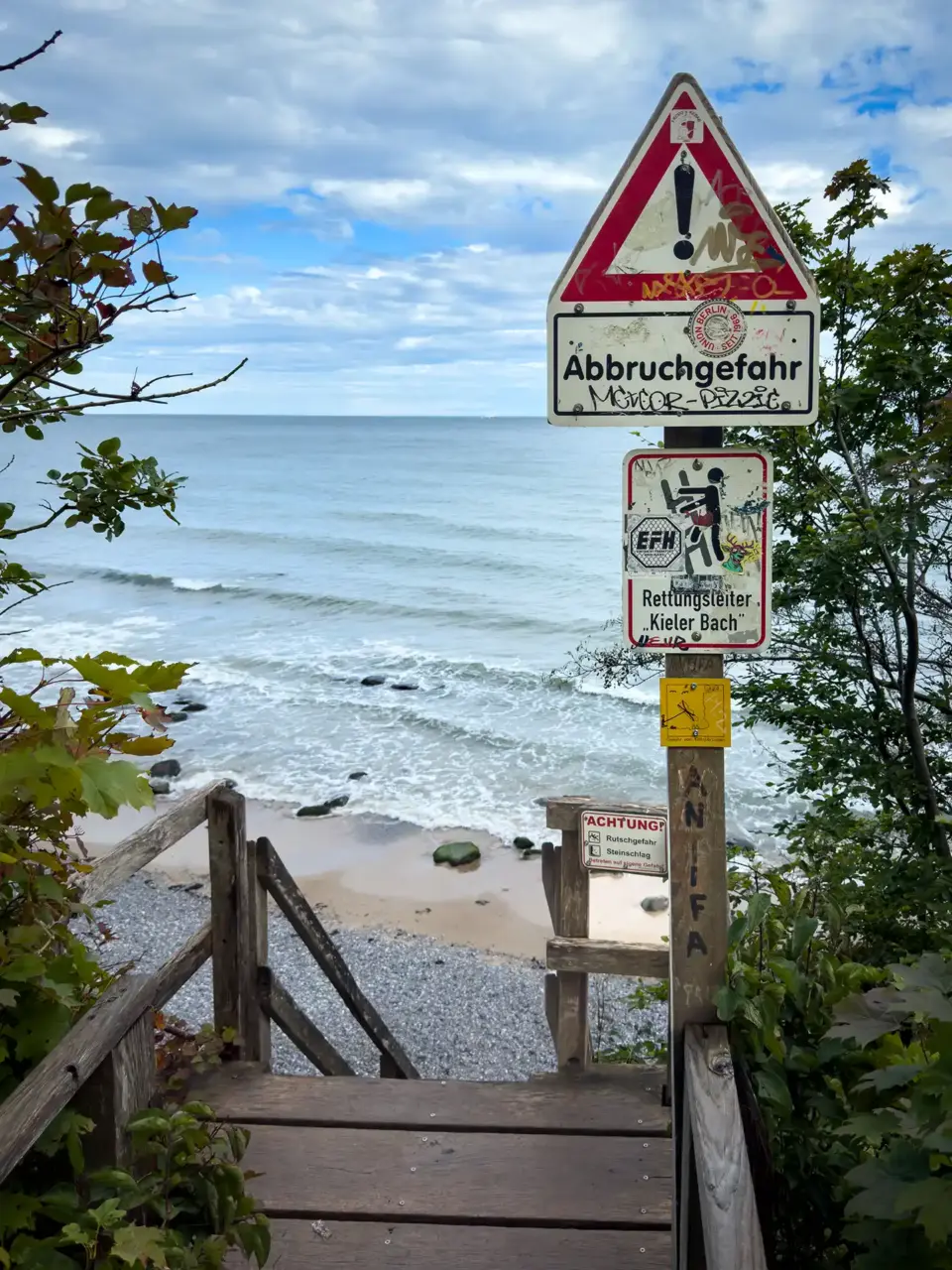 Steil geht es hinab zum Kieler Ufer