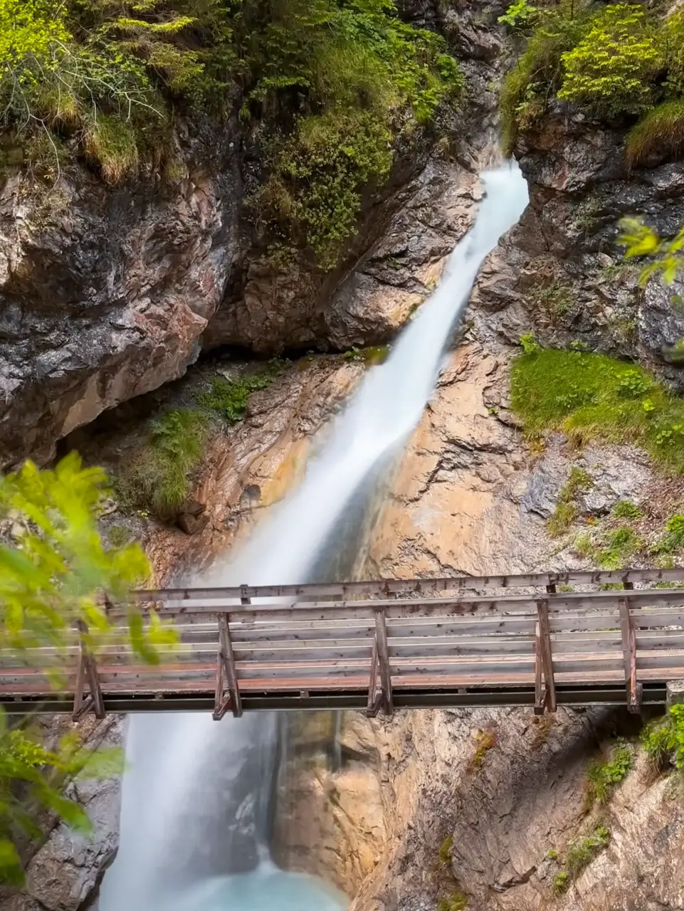 Wasser und Rauschen in der Rosengartenschlucht in Imst